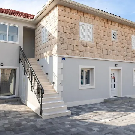 Apartament Kurte *